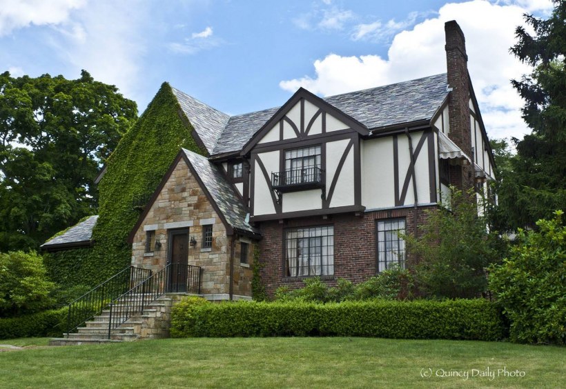 Стиль Тюдор (Tudor Revival Cottage)