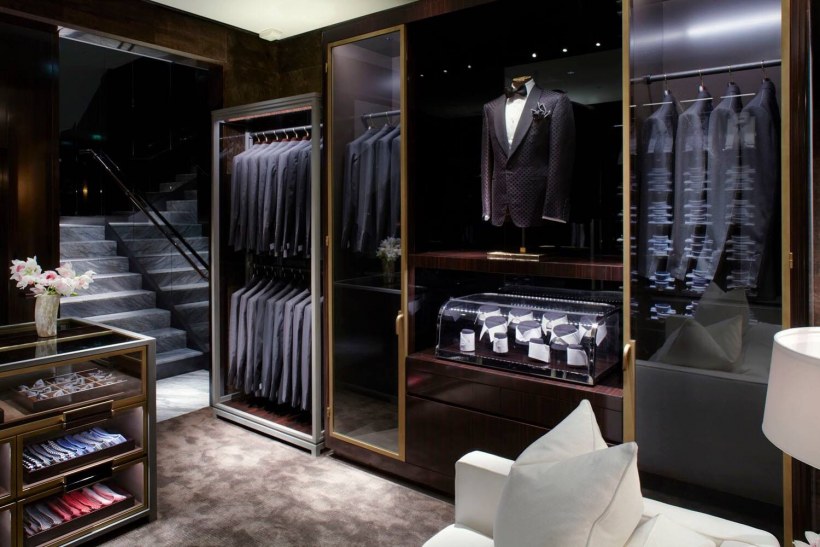 Шикарная гардеробная комната мужская