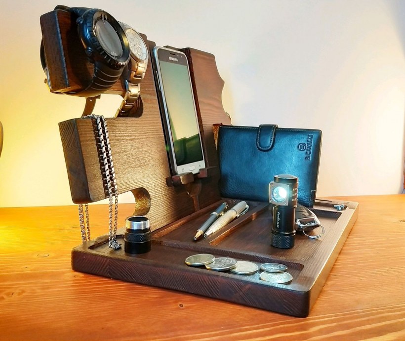 Мужской органайзер из дерева