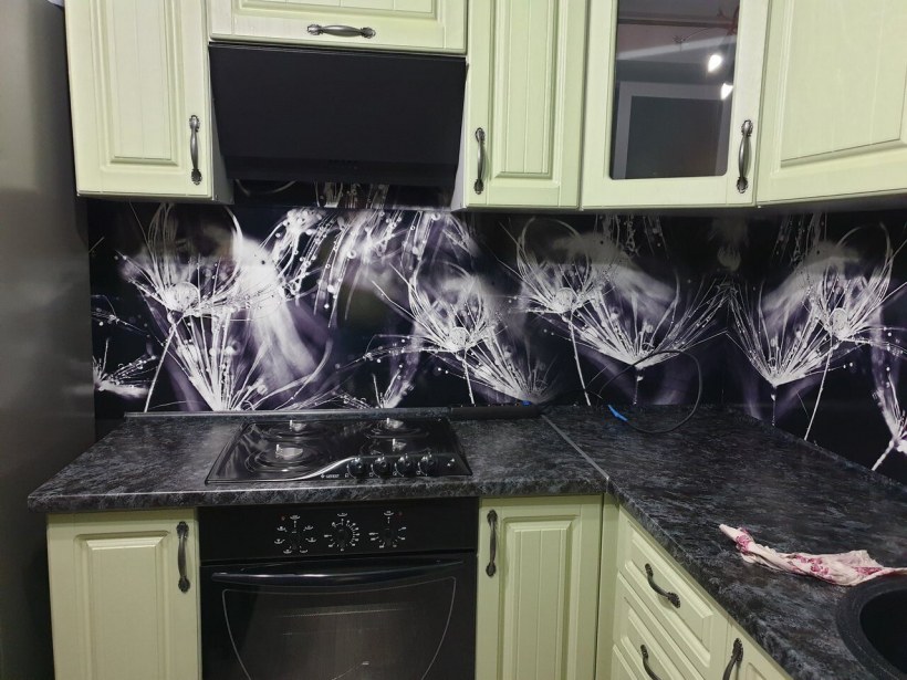 Фартук для черно белой кухни