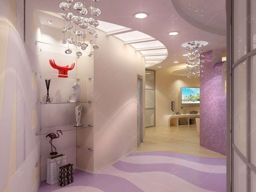 Прихожая в лиловых тонах