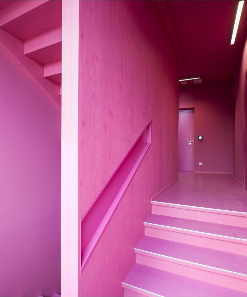 Фиолетовая прихожая