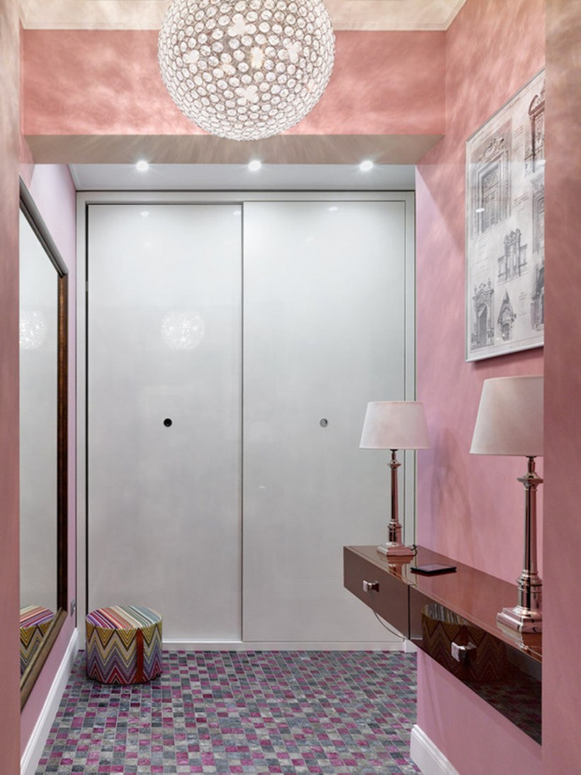 Прихожая в розовых тонах