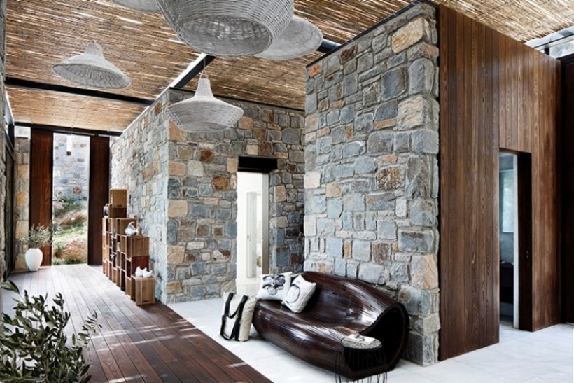 Сочетание дерева и камня