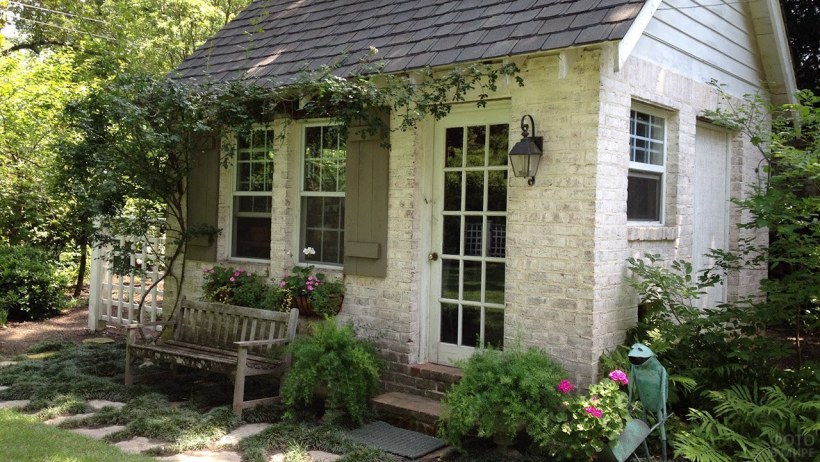 Красивые садовые домики