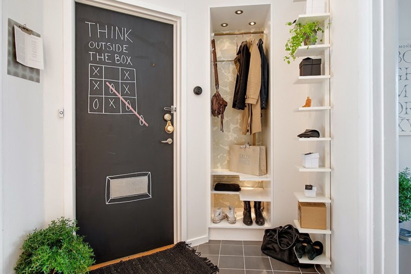 Прихожая из досок