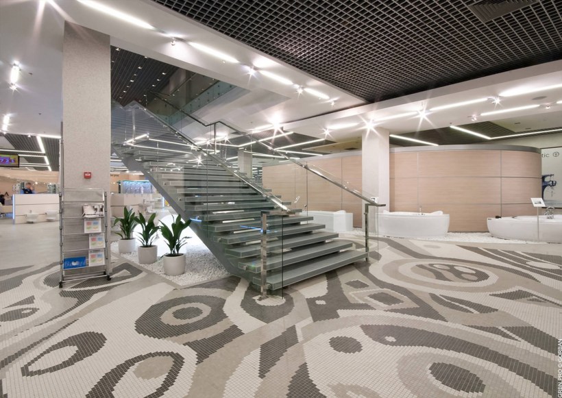 Лестница в бизнес центре