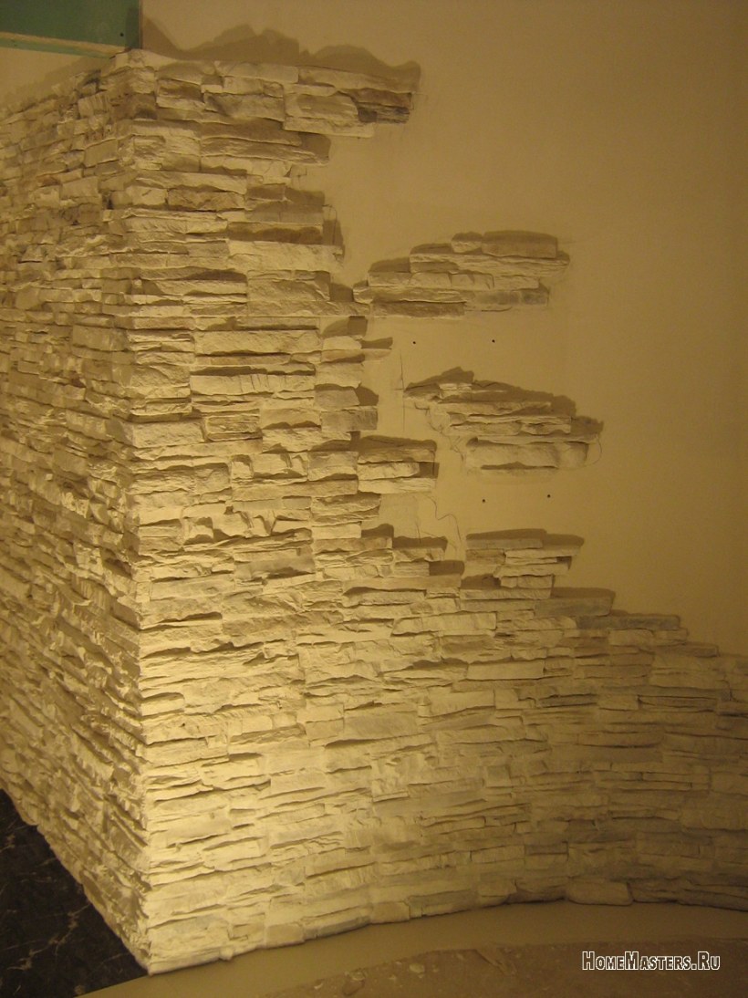 Декоративный гипсовый камни углу