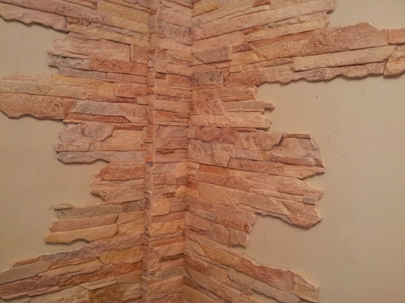 Декоративная отделка углов стен