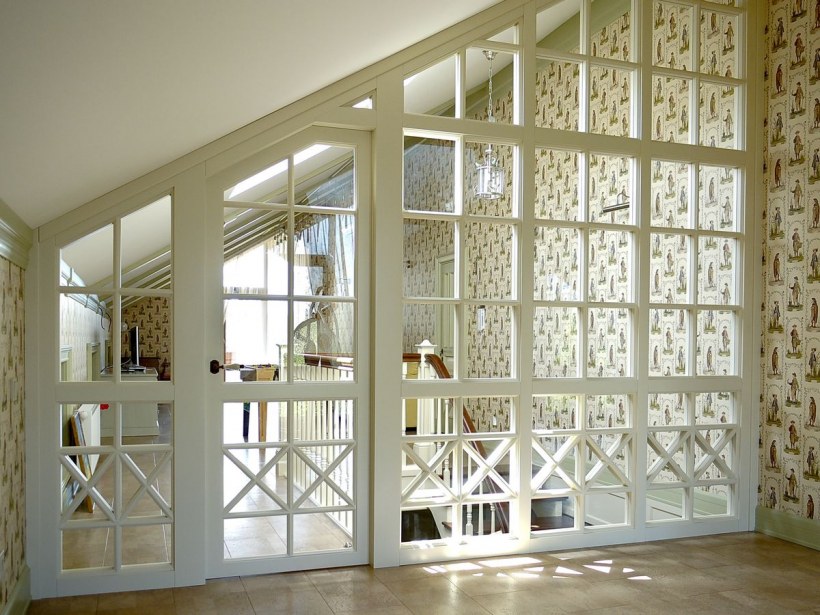 Деревянная остекленная перегородка