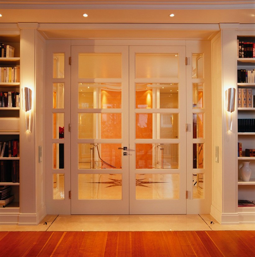 Квартира со спальней за стеклом