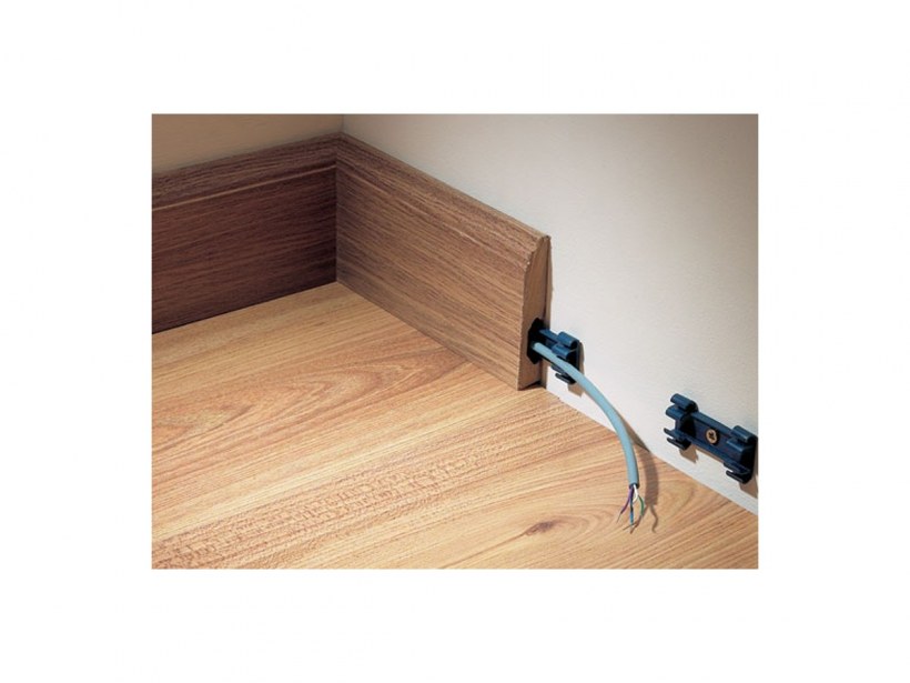 Монтаж плинтуса Балтерио