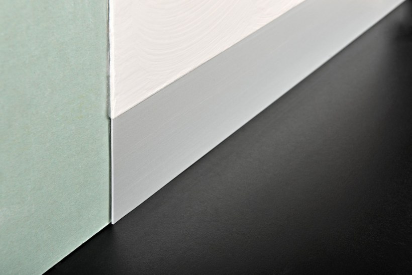 Плинтус PROSKIRTING line progress profiles