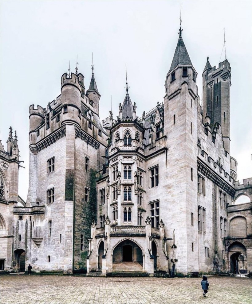 Пьерфон Франция архитектура