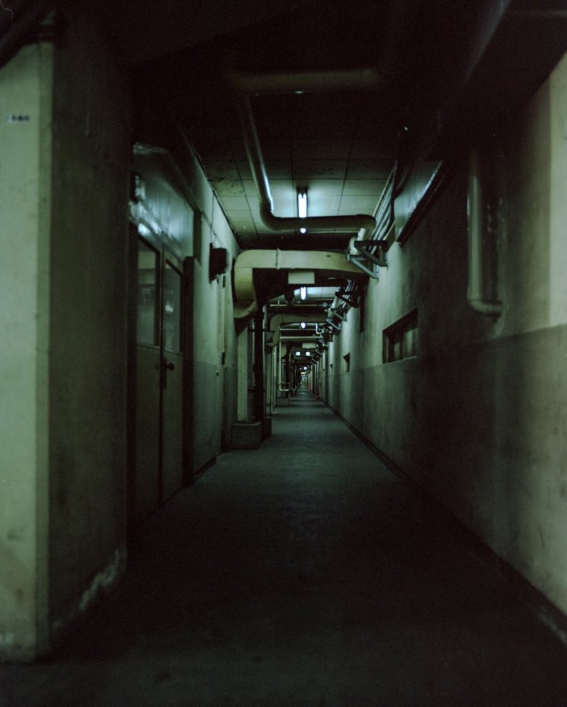 Темный коридор тюрьмы Вентворт