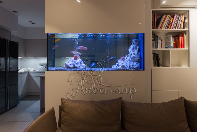 Аквариум встроенный в мебель