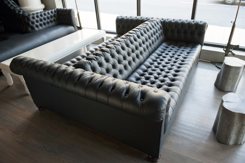 Двухсторонний диван с одной спинкой