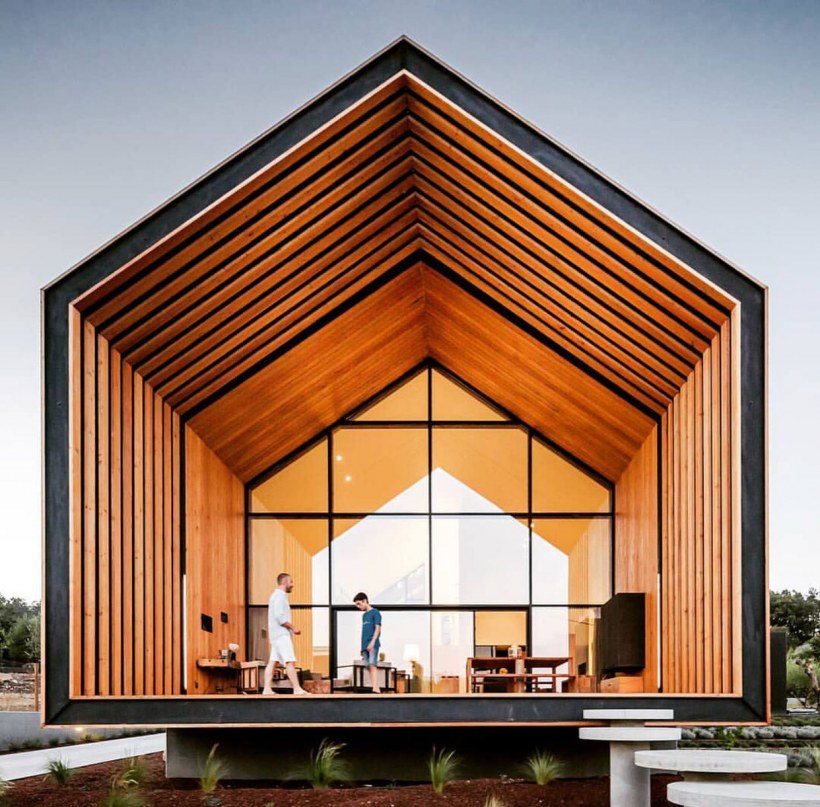 Дом-сарай Barn House внутри