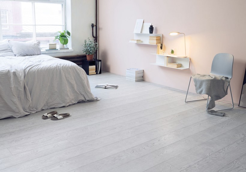 Светло серый ламинат