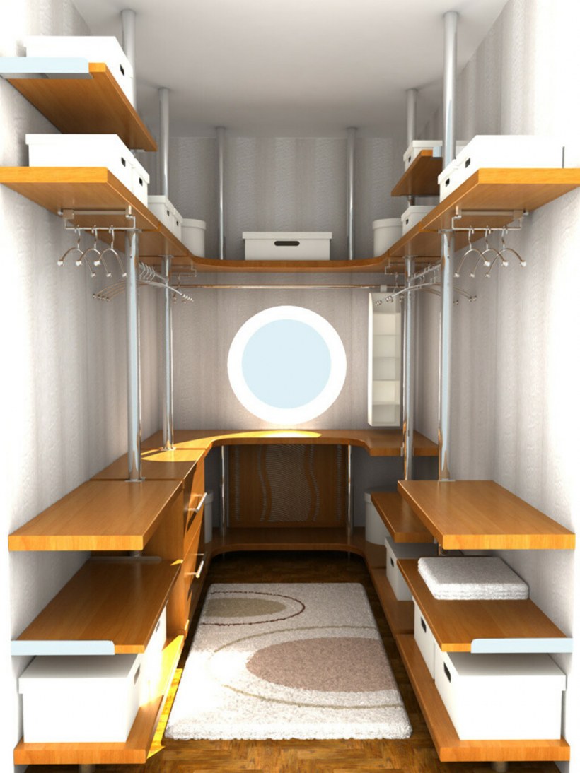 Узкая гардеробная комната