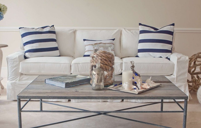 Синий диван интерьер в морском стиле