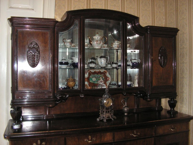 Хельга немецкий сервант антикварный