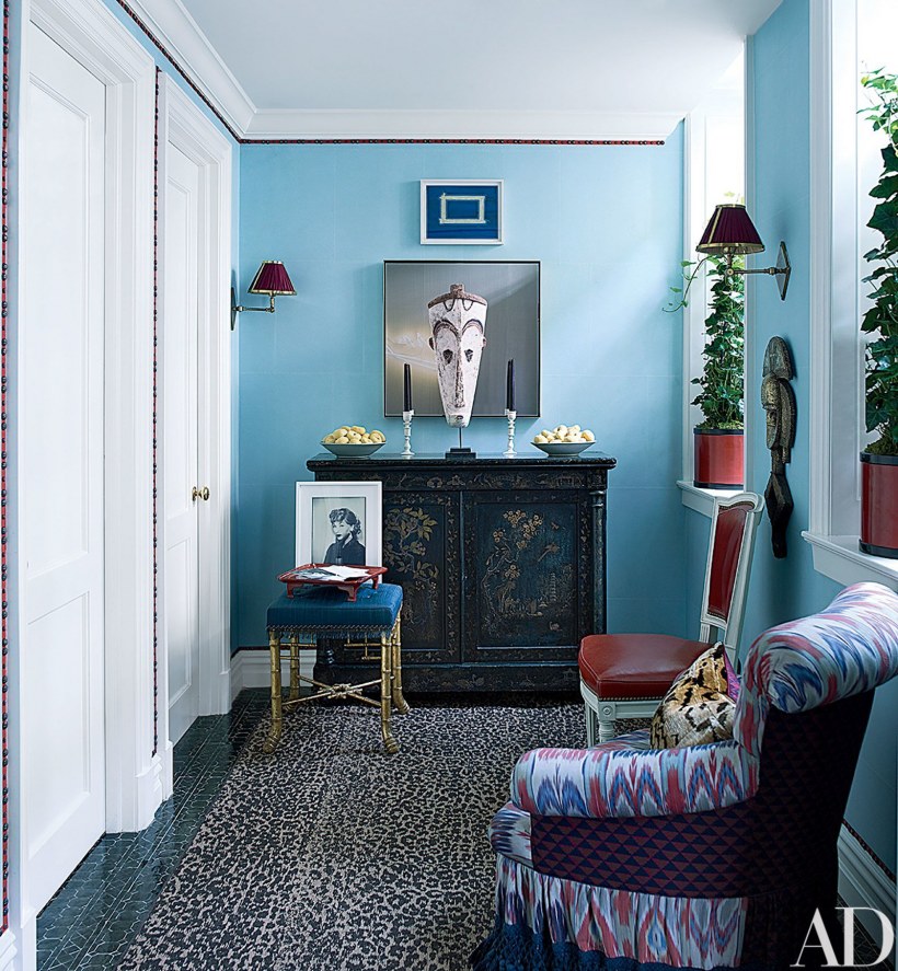 Синяя мебель в прихожей