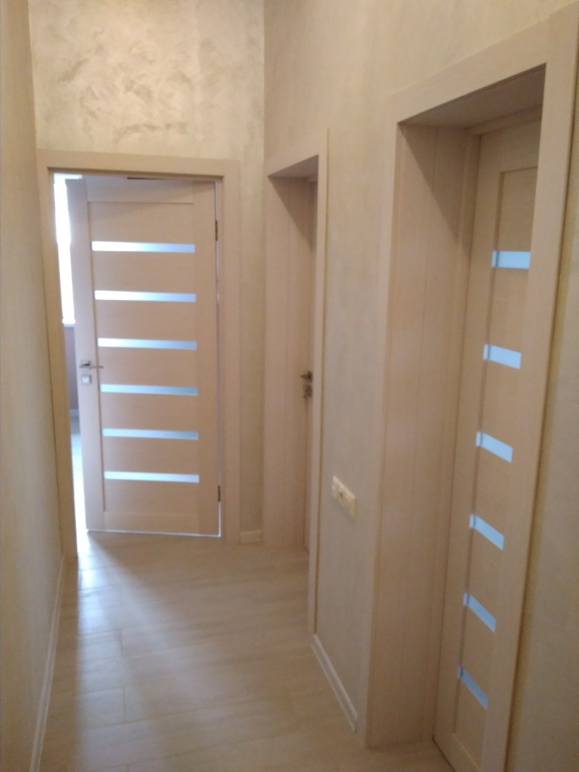 Межкомнатная дверь в коридоре двушки