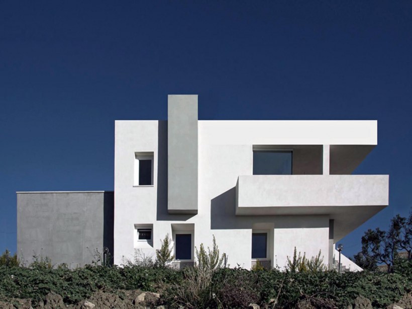 Фотопортрет в деревянном интерьере