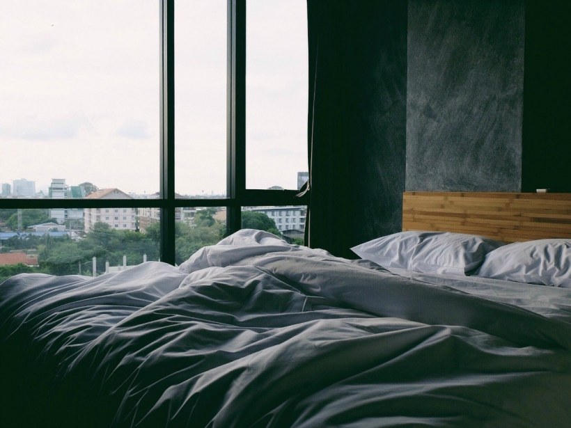 Кровать гача лайф