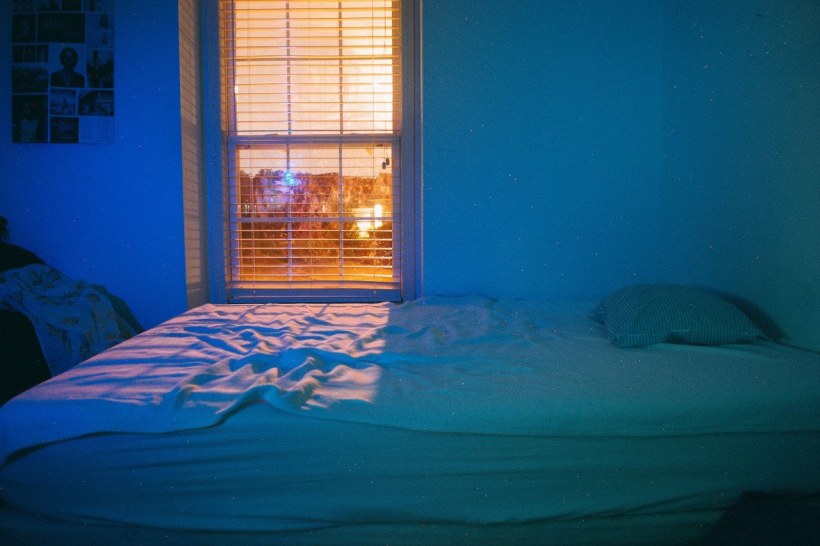 Аниме комната с кроватью