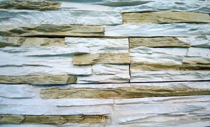 Гипсовый камень в интерьере