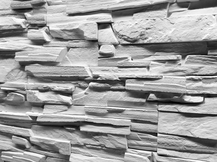 Декоративный камень сланец тонкослойный в интерьере