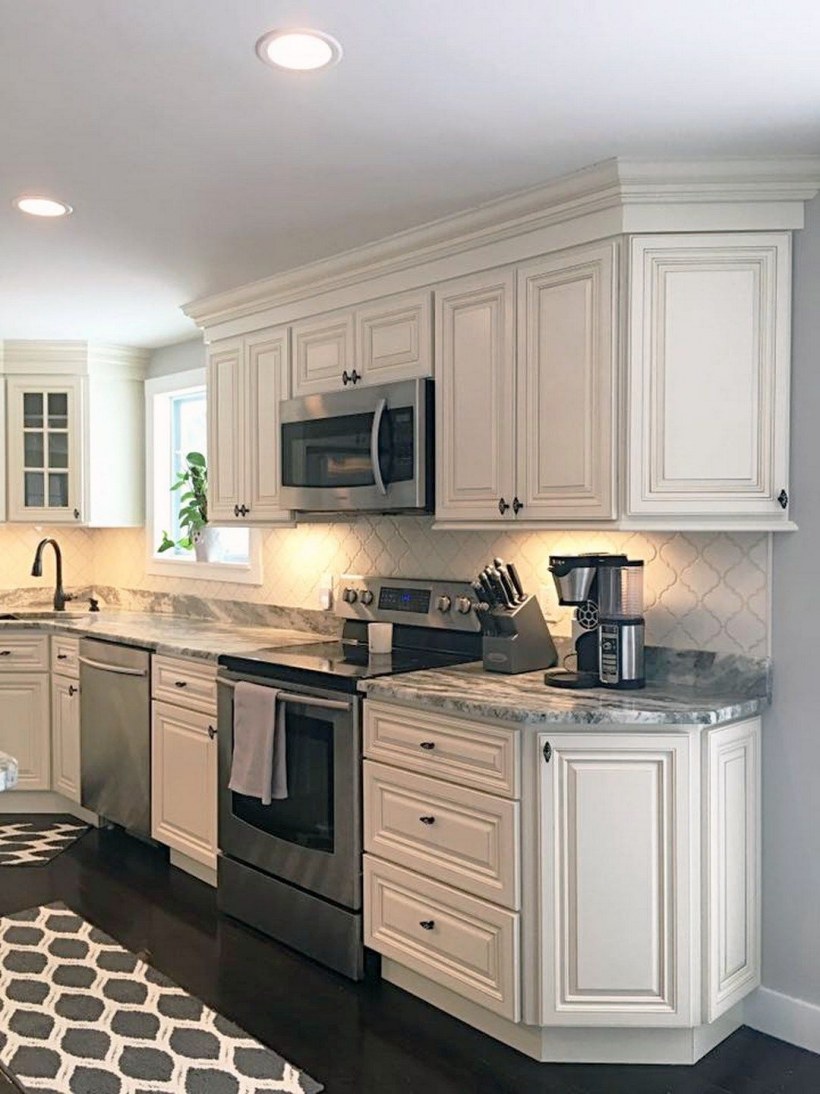 Кремовая кухня