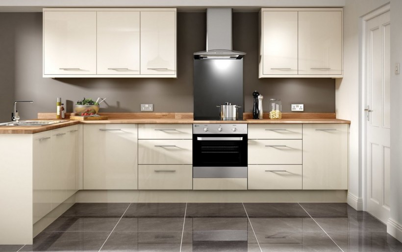 Кухня сливочного цвета