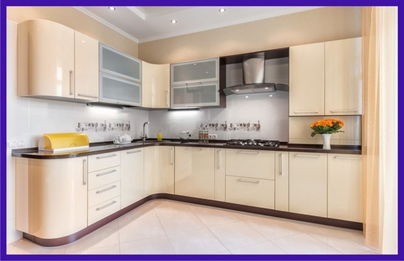 Бежевый кухонный гарнитур