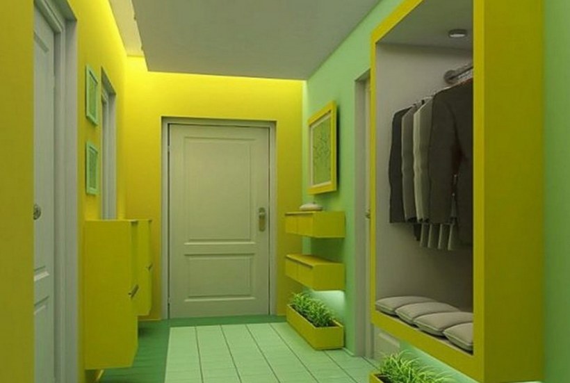Желтая прихожая