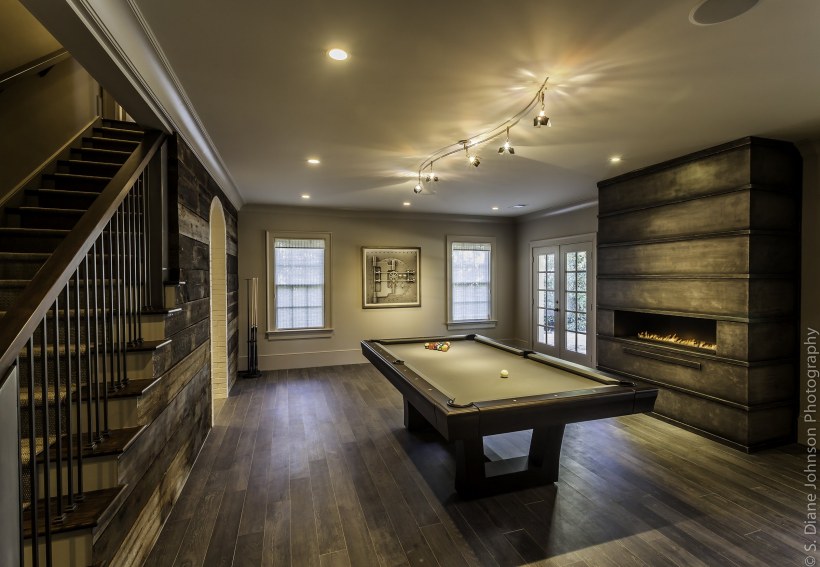 Интерьер цокольного этажа в частном доме