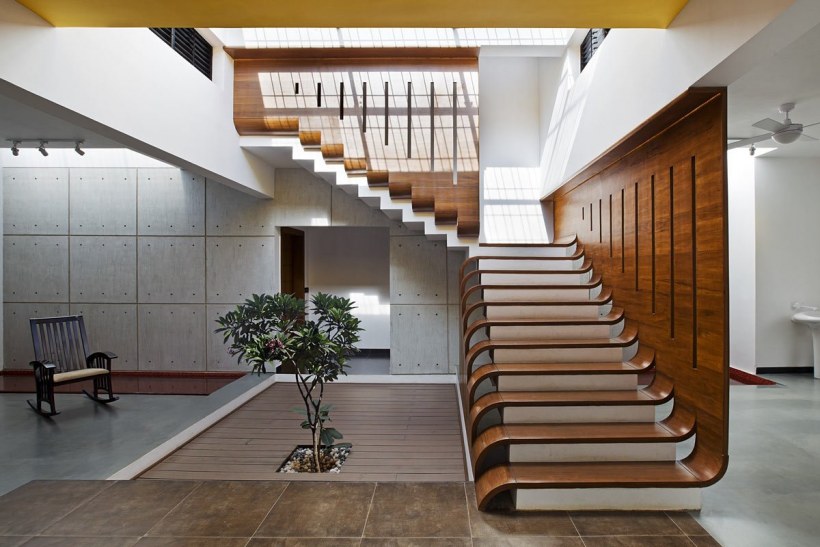 Лестница в вестибюле