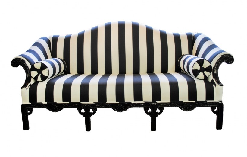 Диван в полоску