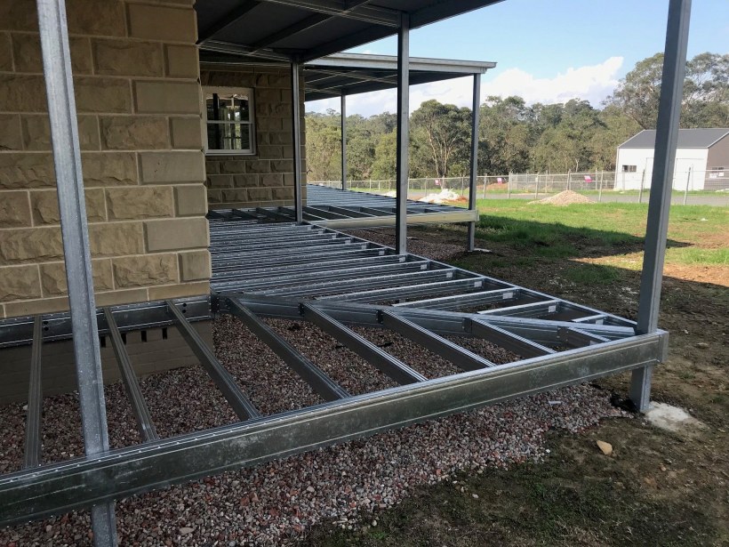 Металлический каркас под террасу