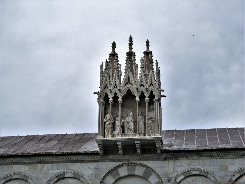 Готический стиль крыши