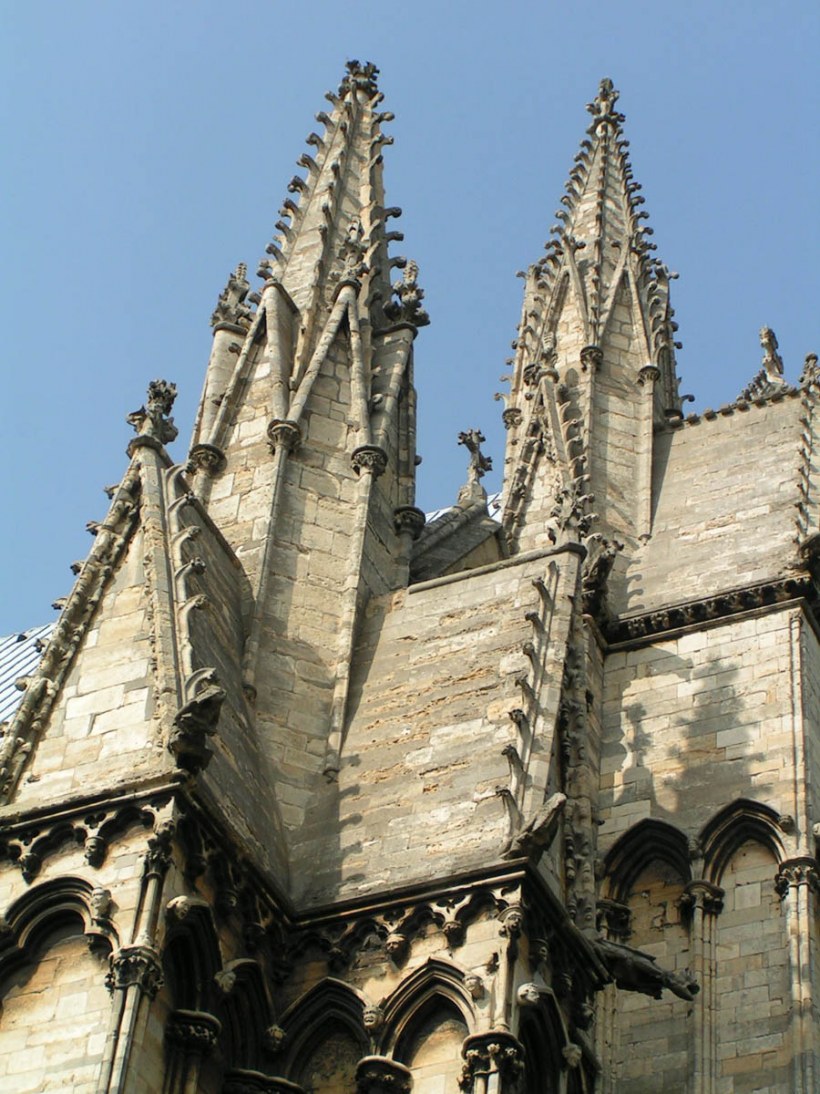 Готический собор пинакль