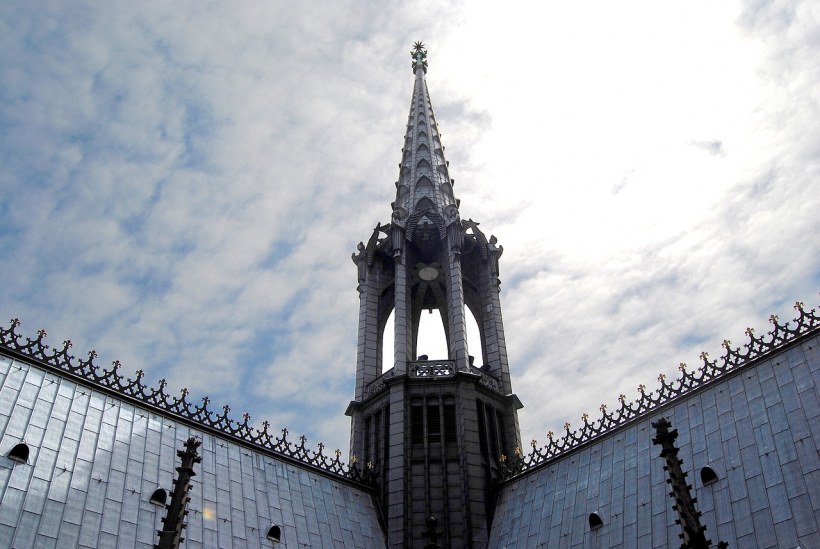 Башня на распорах Готика