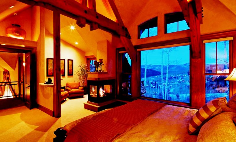 Камин на мансарде