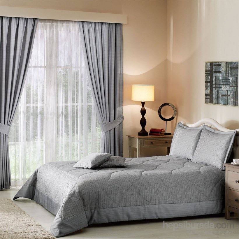 Розовые занавески в спальню