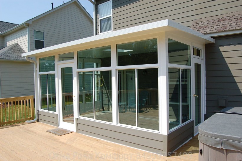 Крыльцо с площадкой и навесом