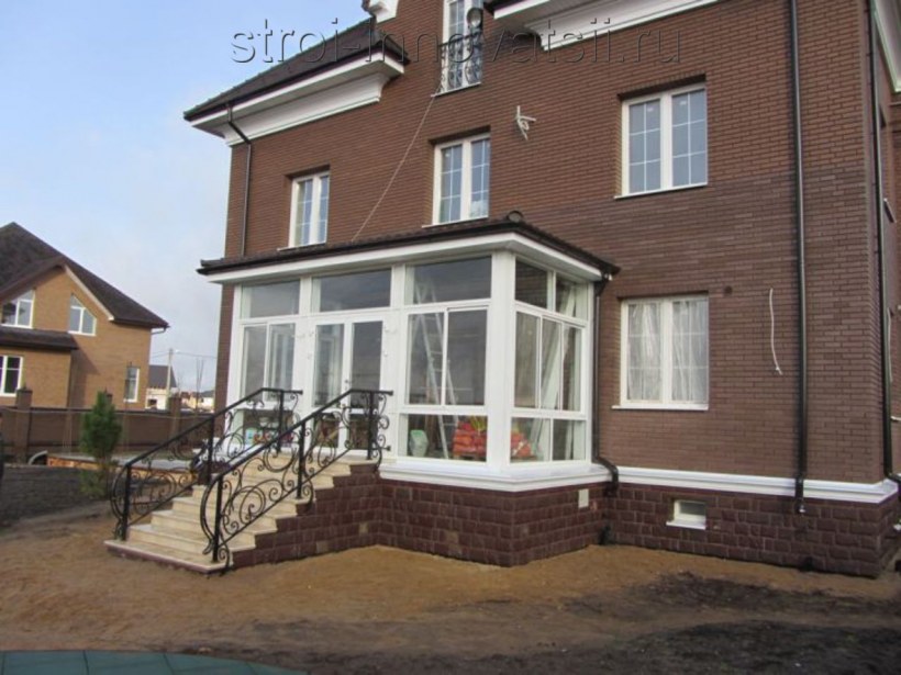 Пластиковое остекление крыльца