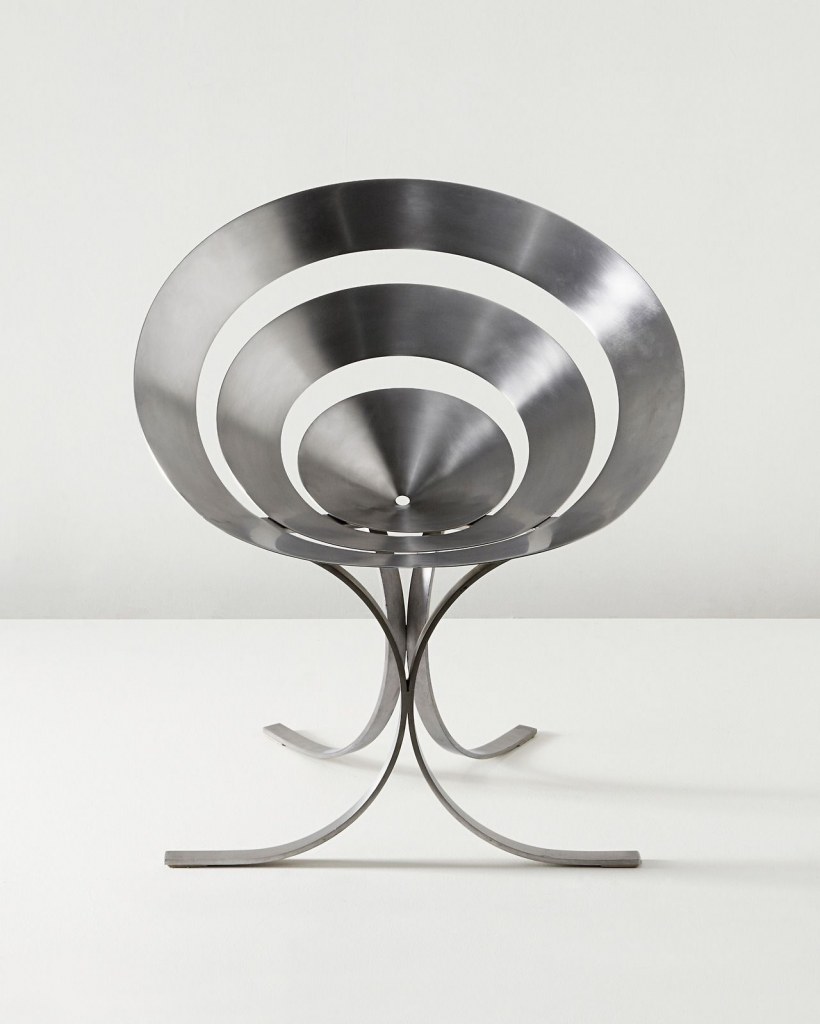 Металлическая дизайнерская мебель