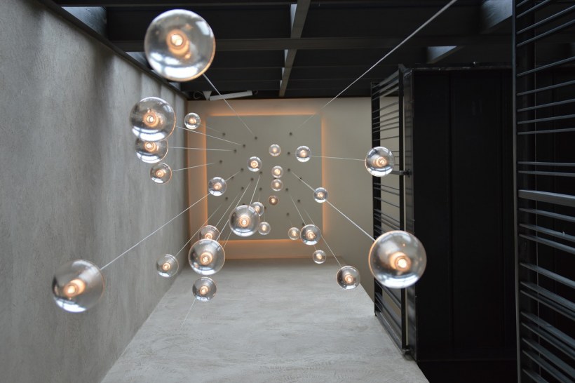 Дизайнерские вещи из металла